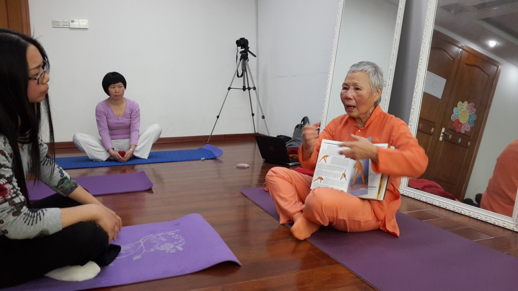 Sadhvi Daya Mata starts Yoga in Daily Life in China